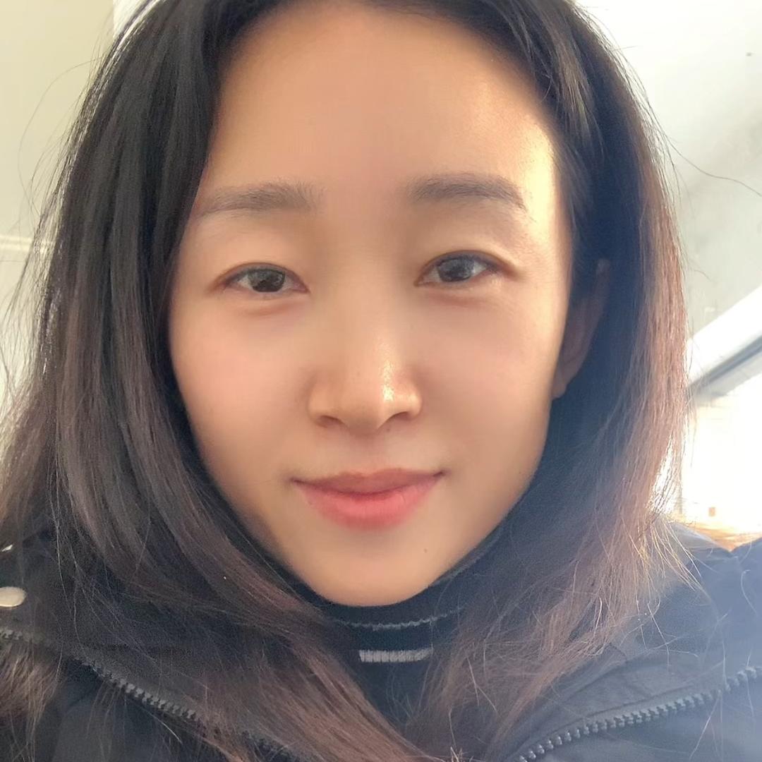 阿芳 晚21：10首播