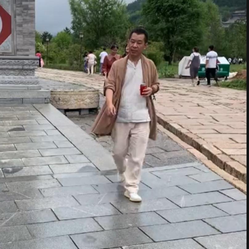 梁总的快乐生活