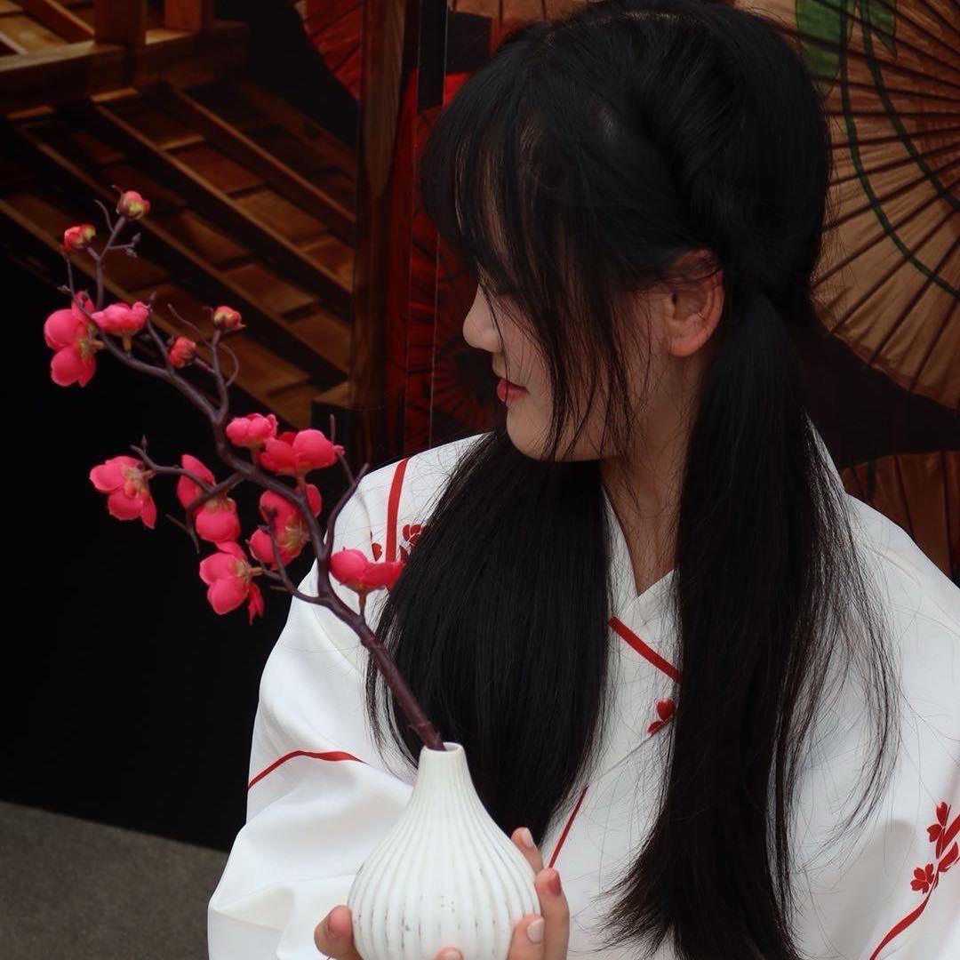 05女大勇闯无人机行业（已拿机长证版）