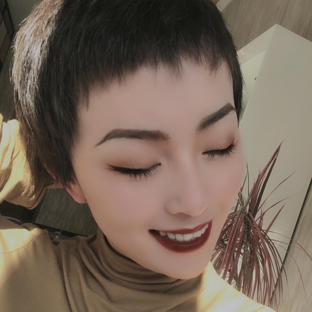 滕滕（
