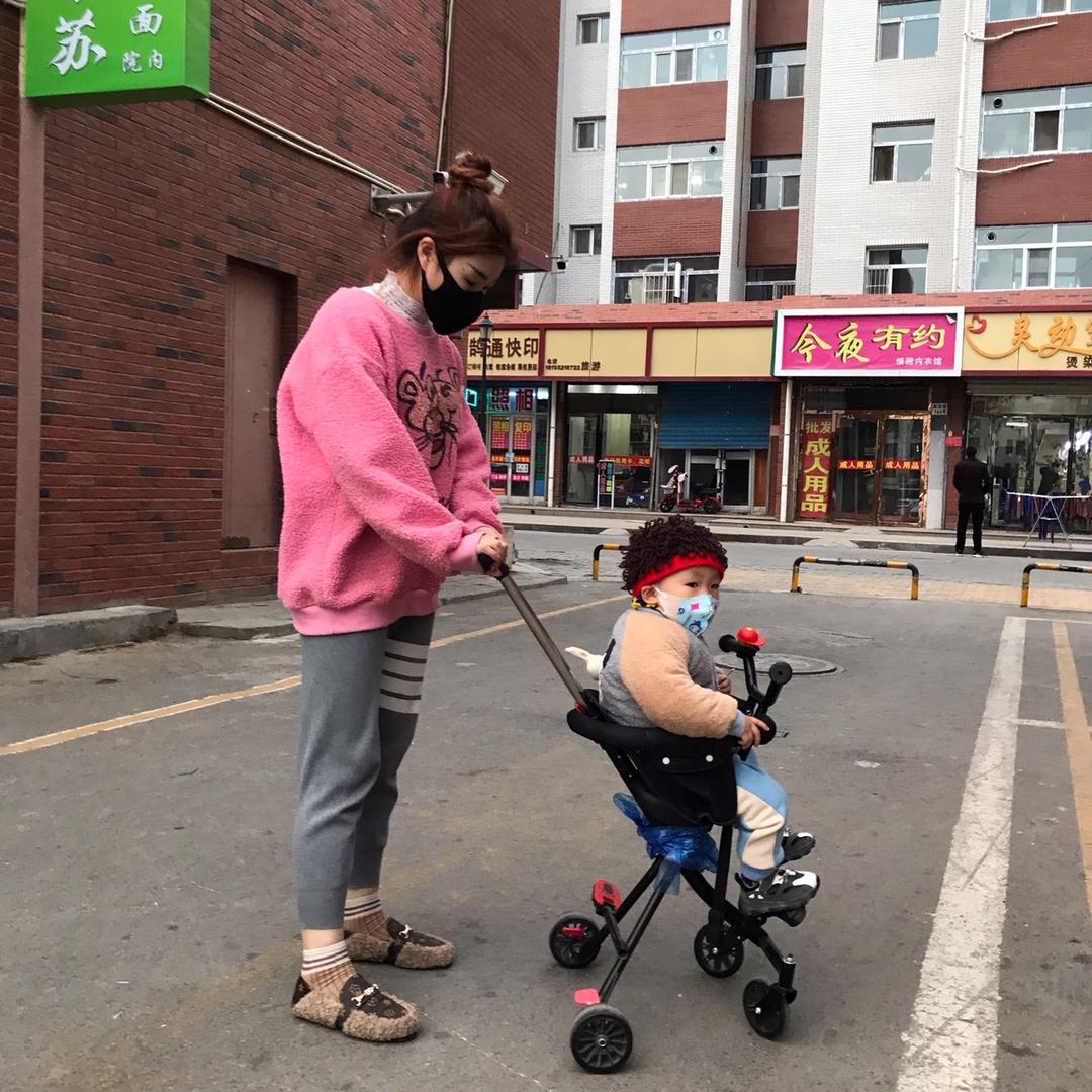 晨妈带娃忙