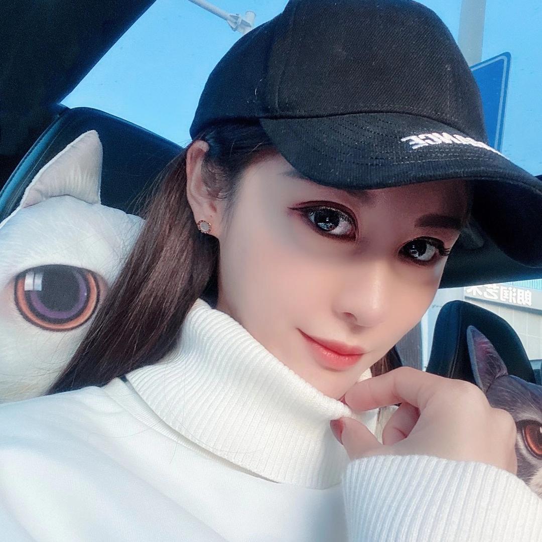 哆莱盟新能源后舱娱乐屏