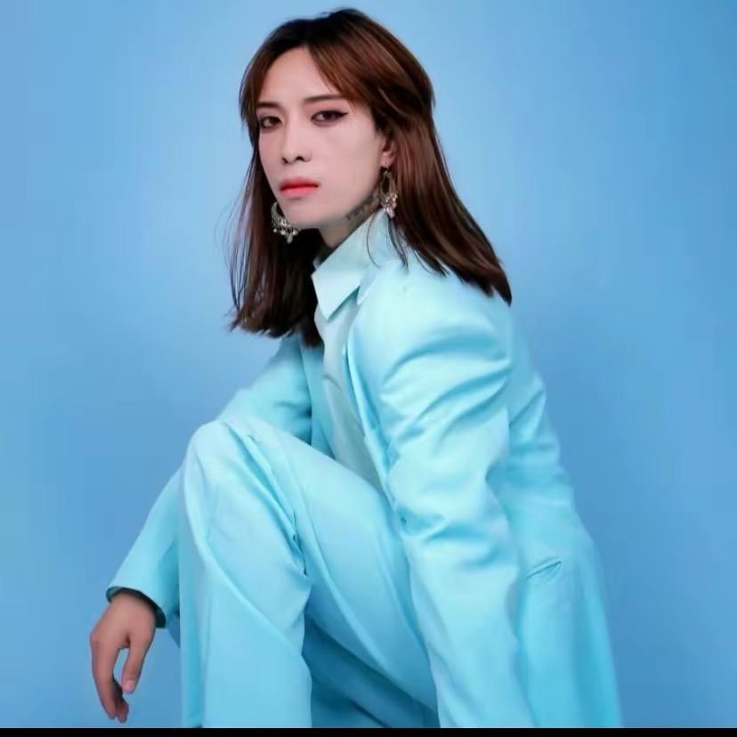 一枝梅3号早上9点翡拉帕丽年终盛典专场@抖音