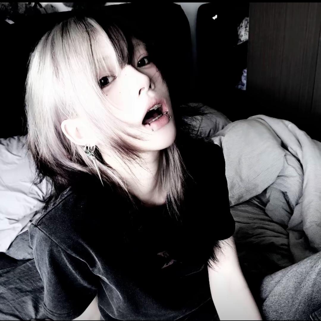 xYux