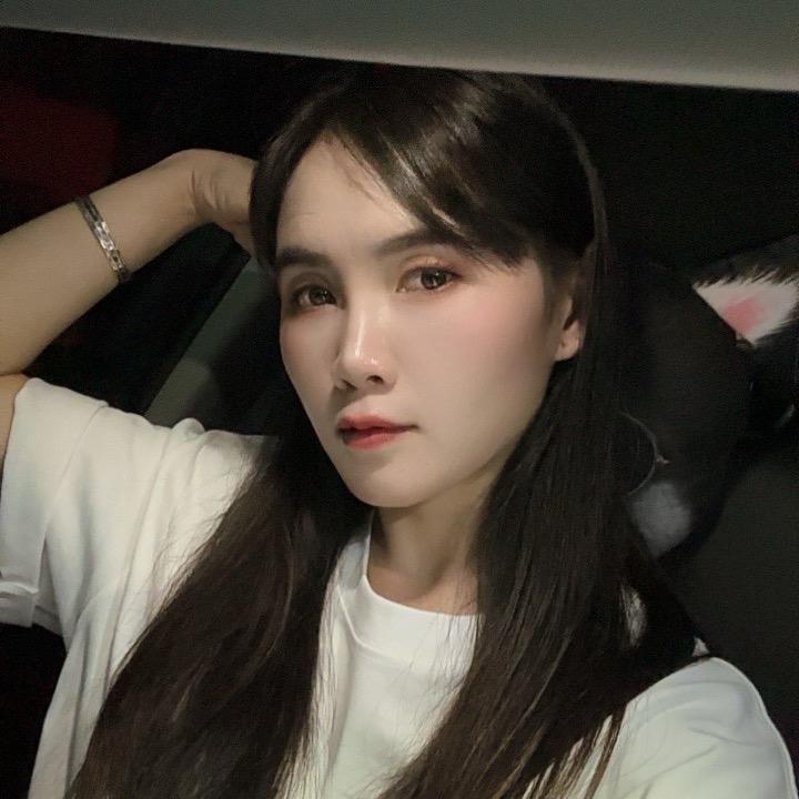 是小依呀@