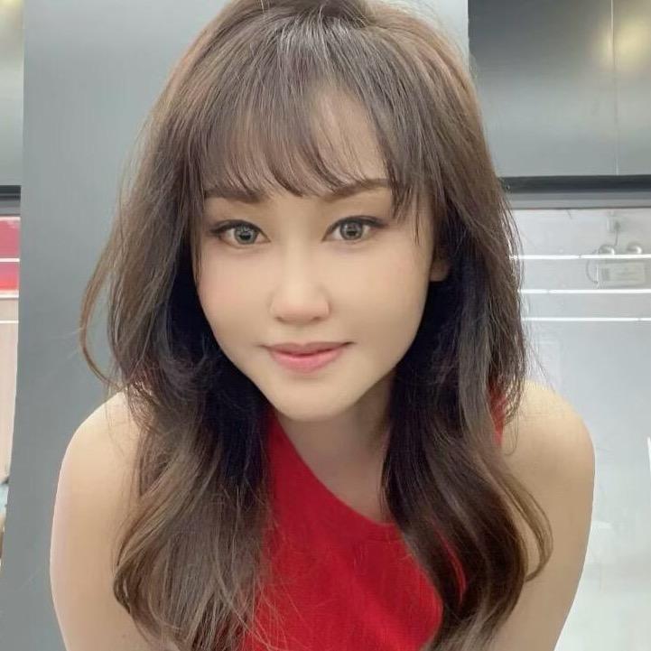 鑫鑫Winnie 橱窗经营中
