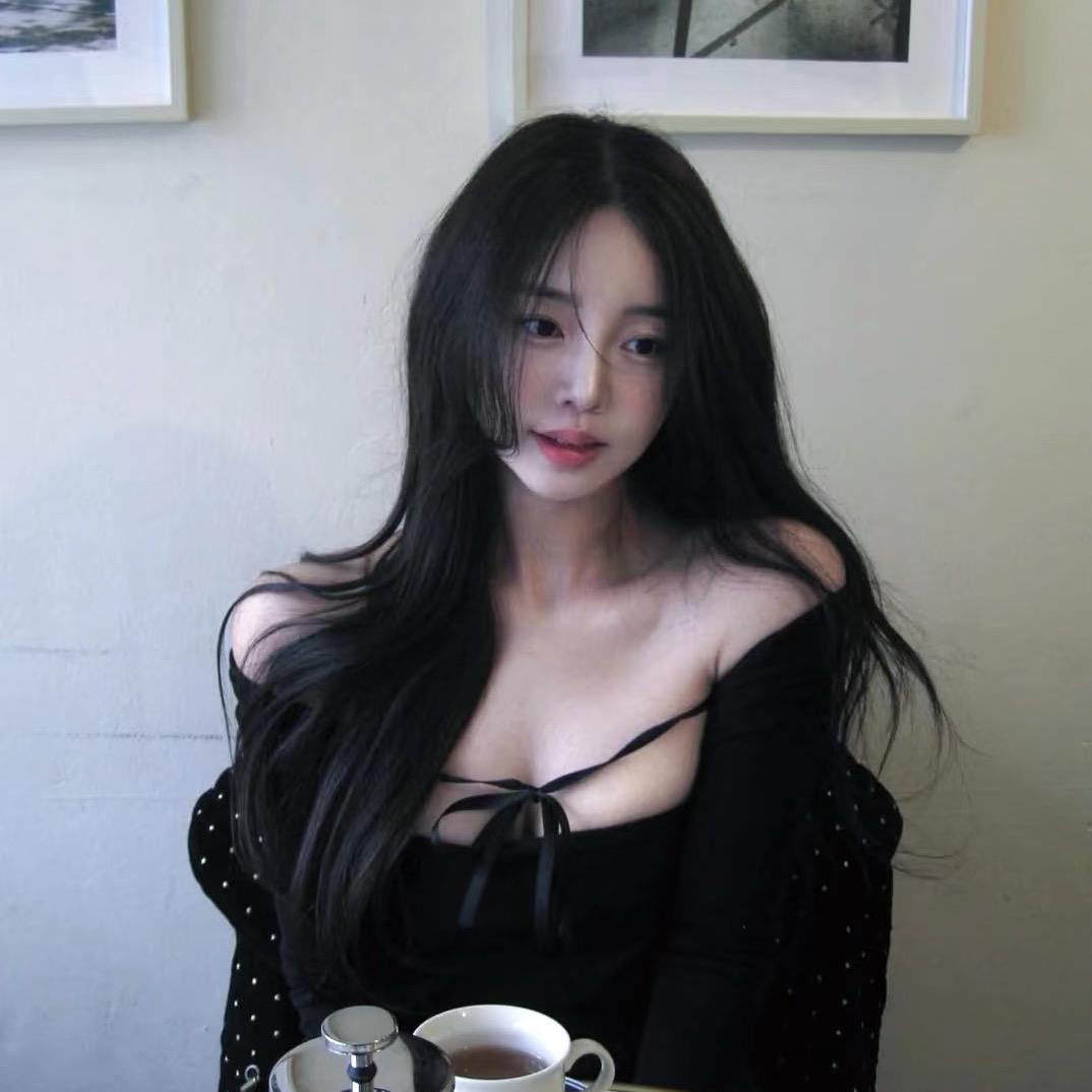 小颜/•᷅•᷄\୭