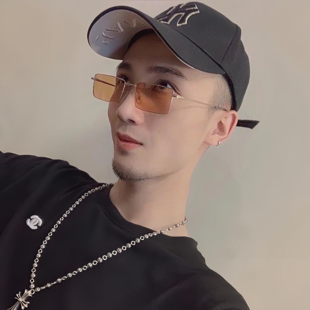 李铭-发型设计