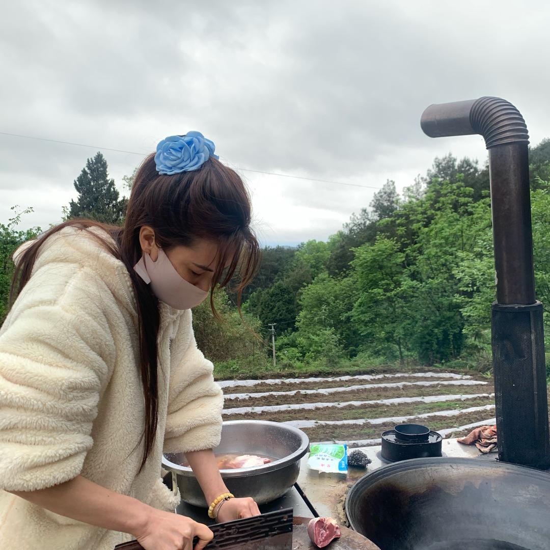 乡野村妇小c姐