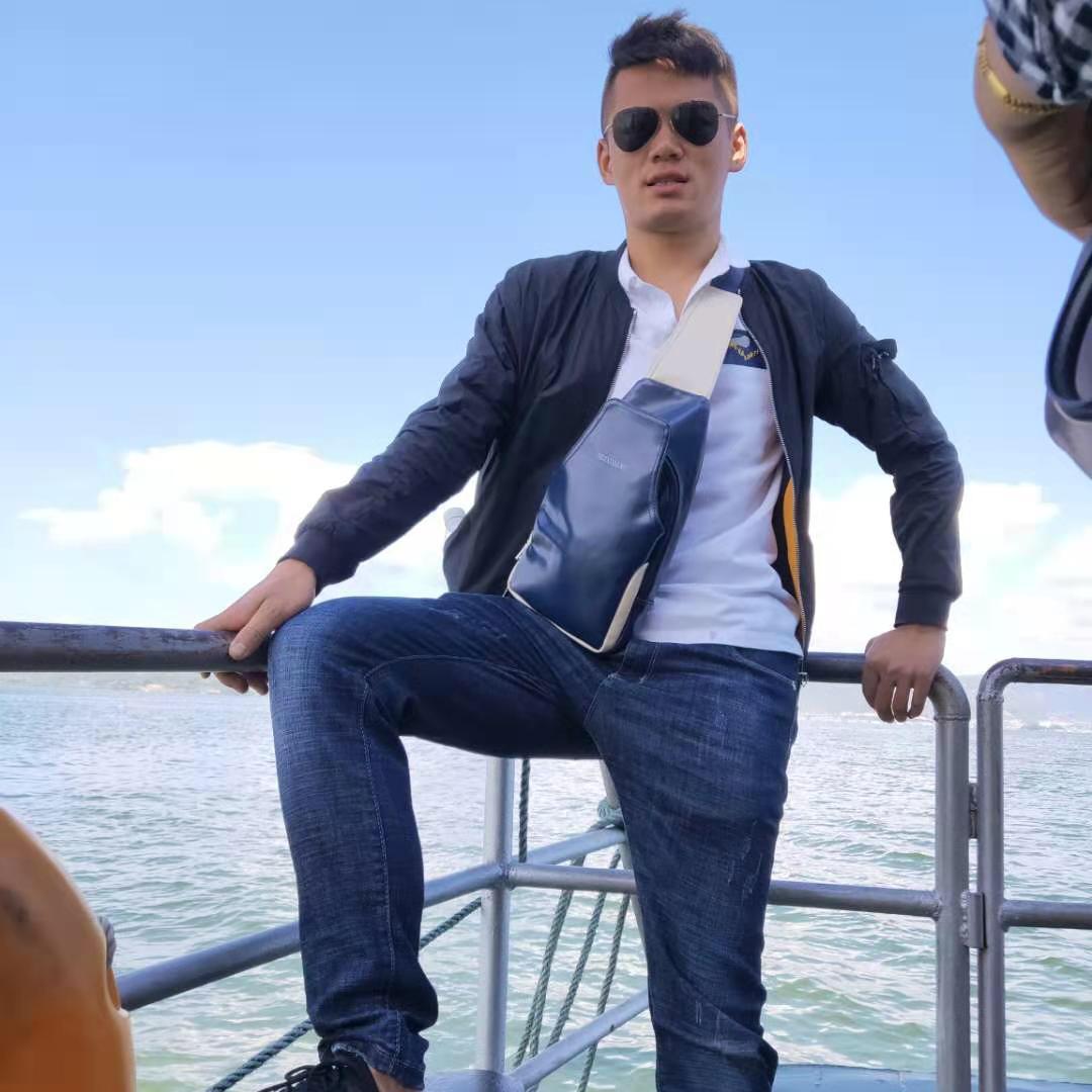 奋斗中的年轻人