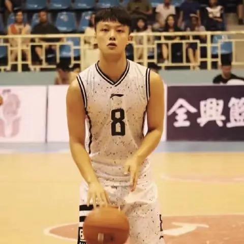 成都新蓉冠单招升学王教练（篮球）