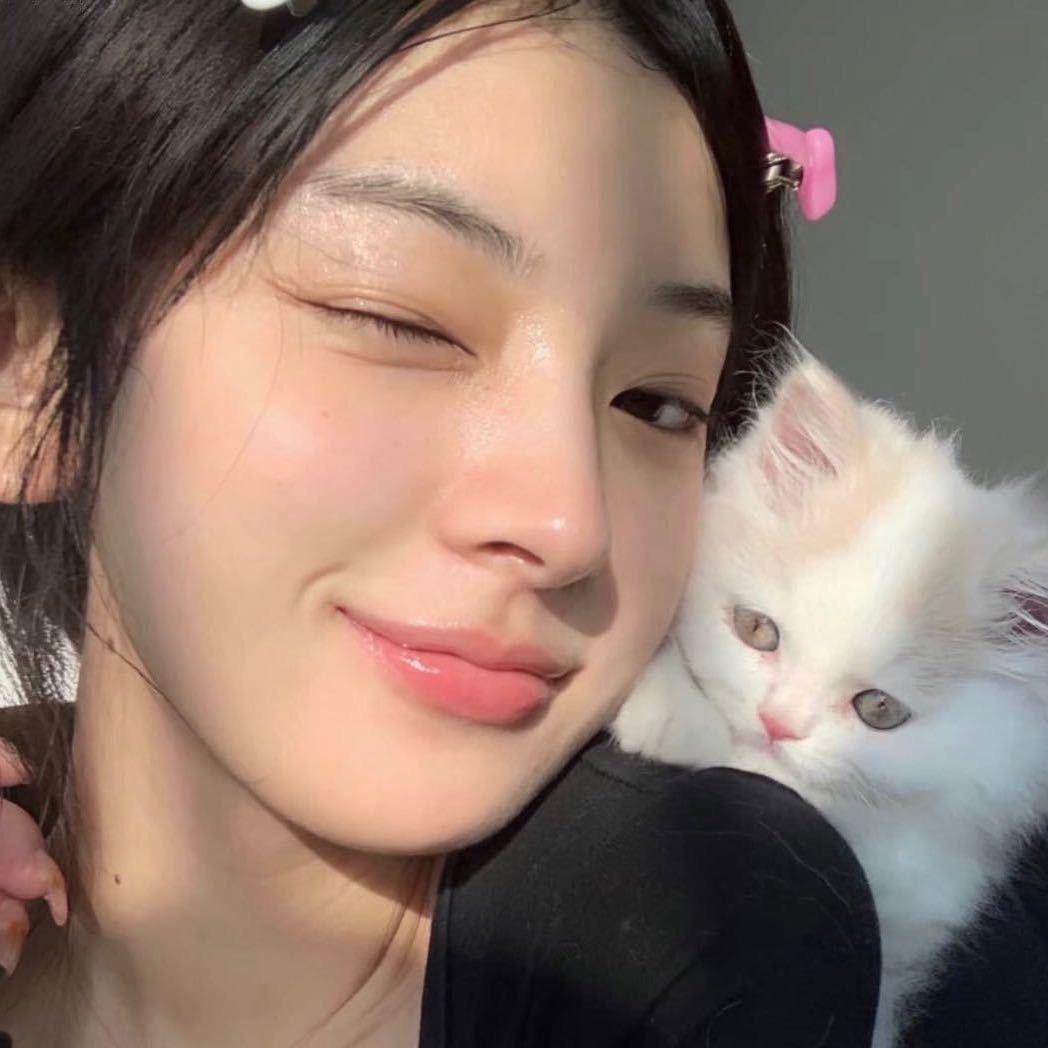 小饱^