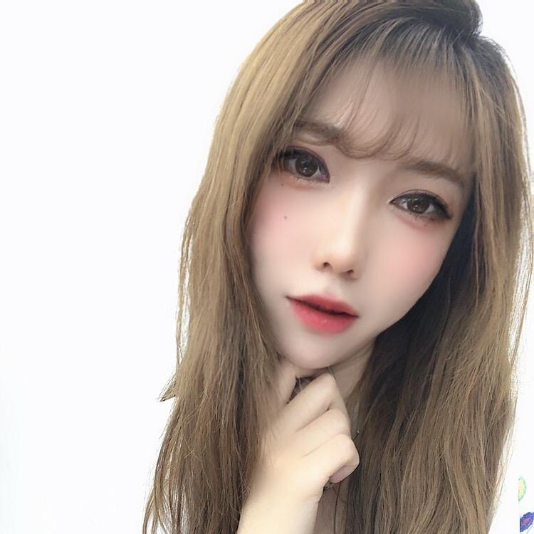 看星星的小月亮