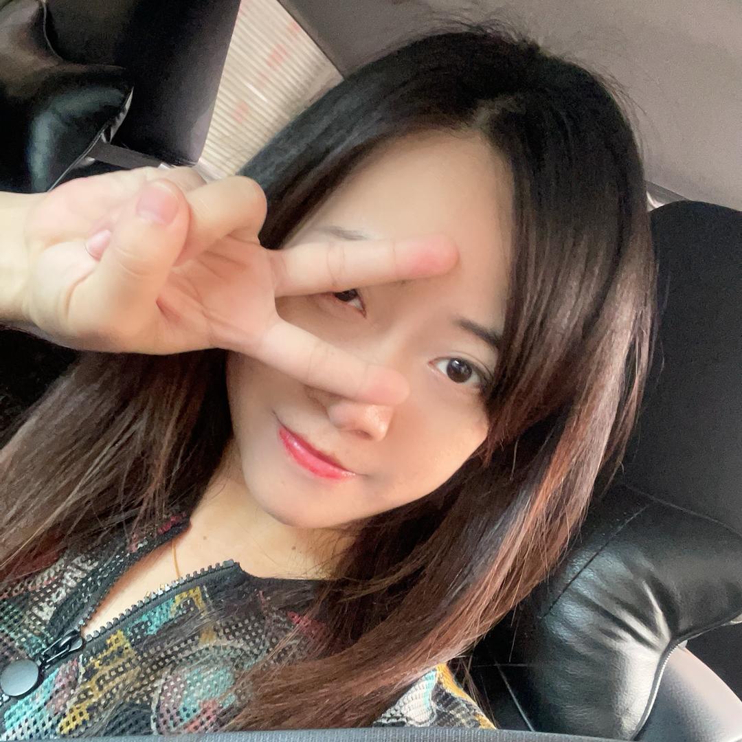 我是卖珠宝的霞女