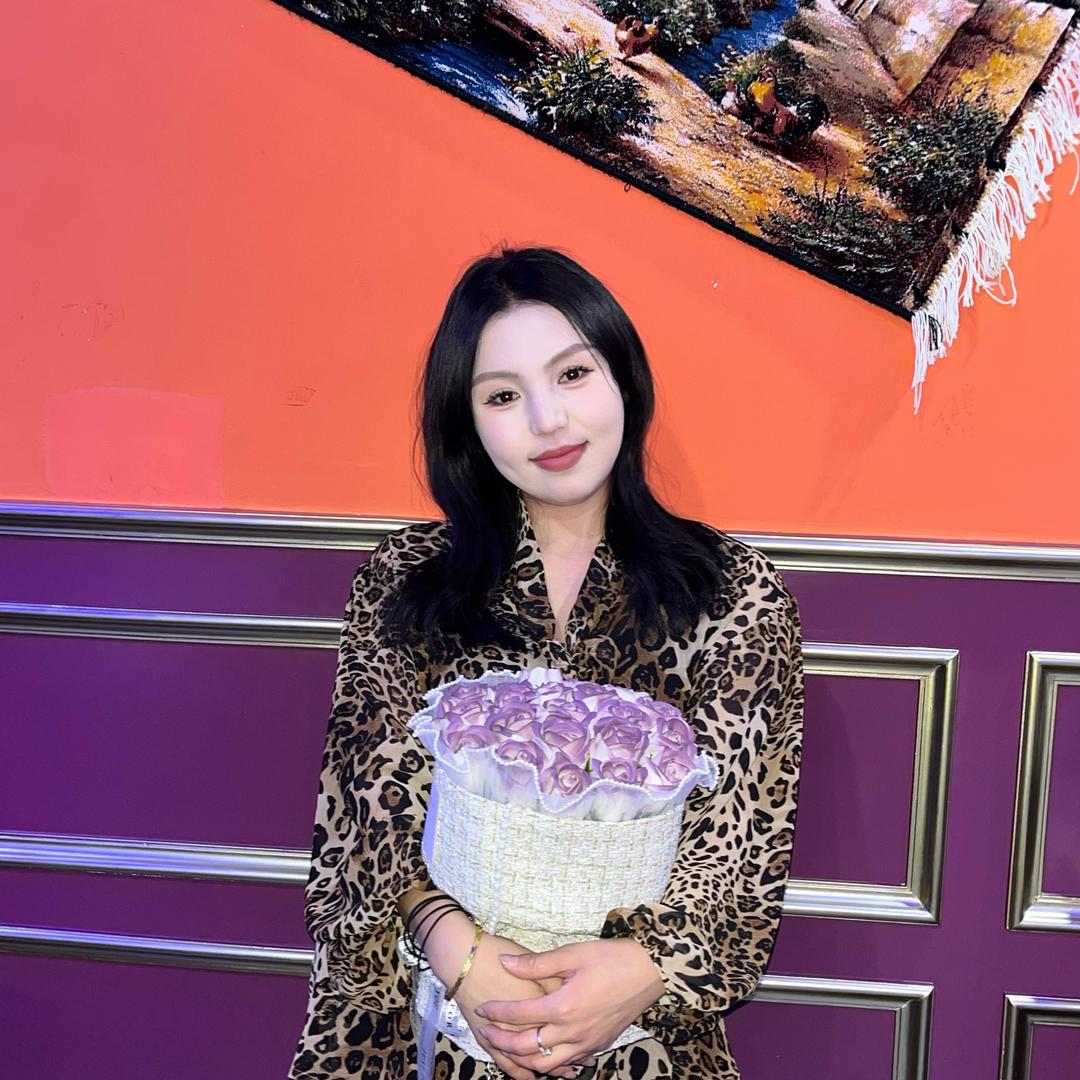 沙沙橱窗营业中