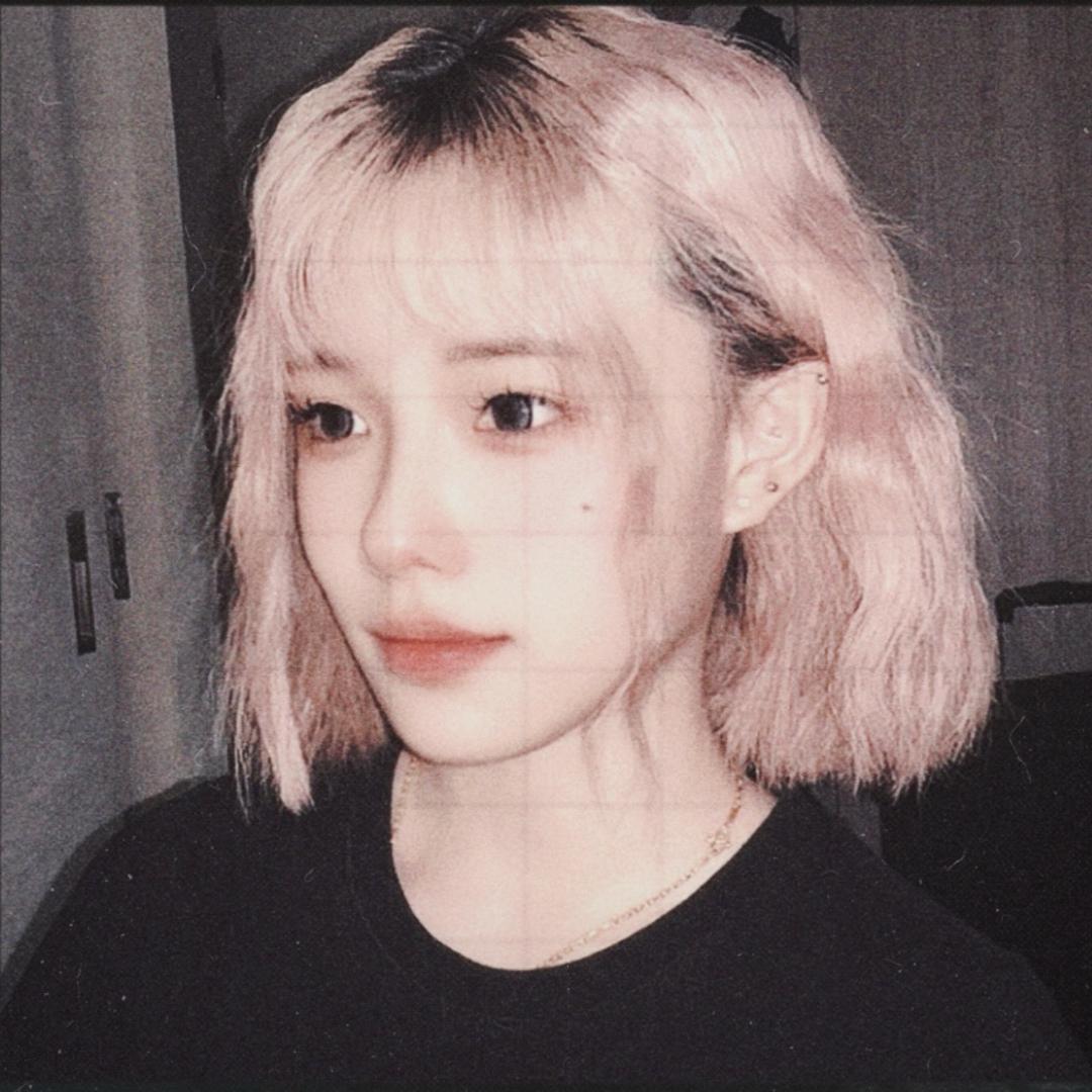 婧 ︎ ︎ ︎ ︎ ︎