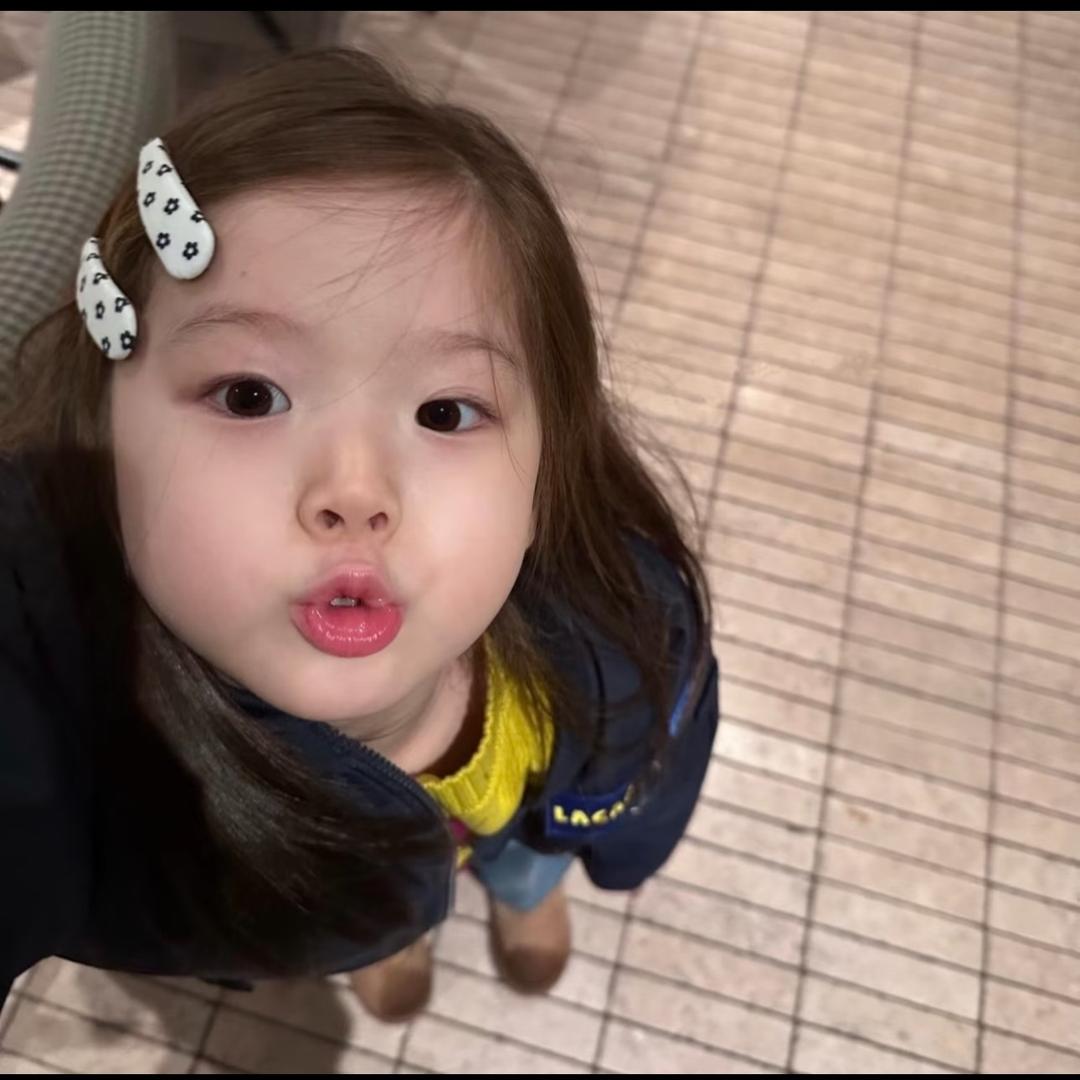 尊敬的吕女士