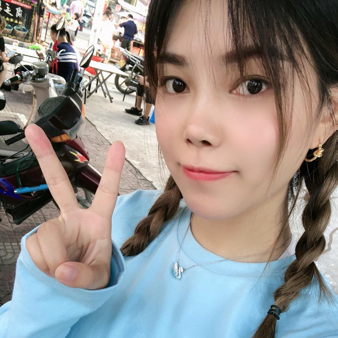 一个柚子