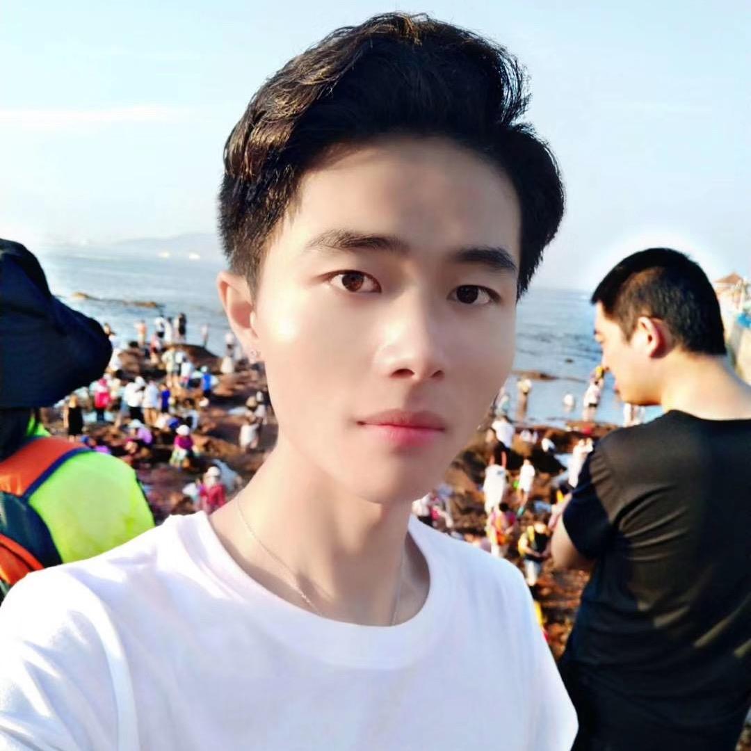 小迷弟。