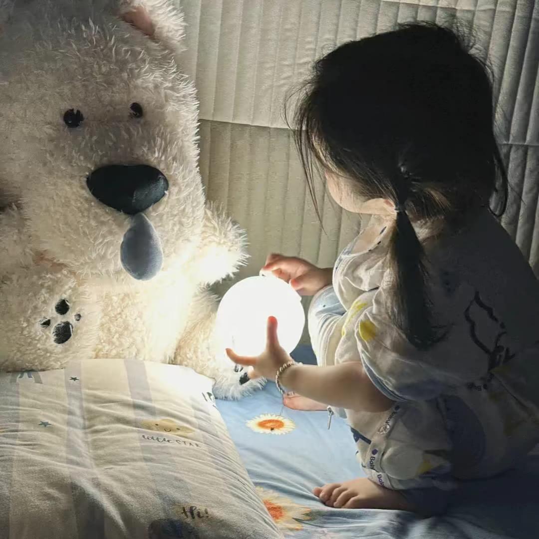 陌.