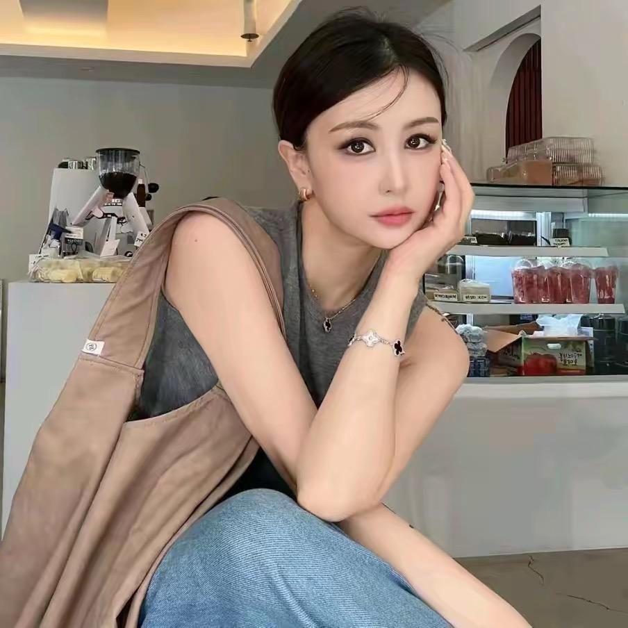 菩小提爱聊八卦