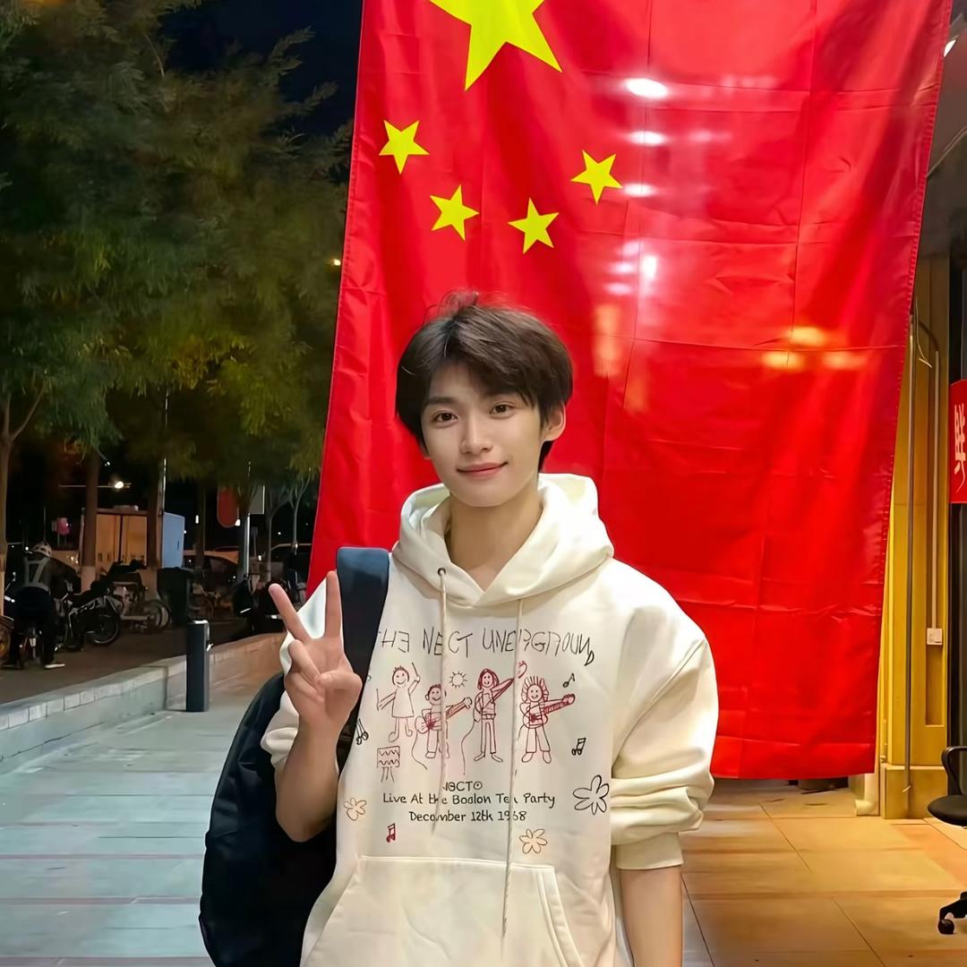 拉棉花的兔子🐰