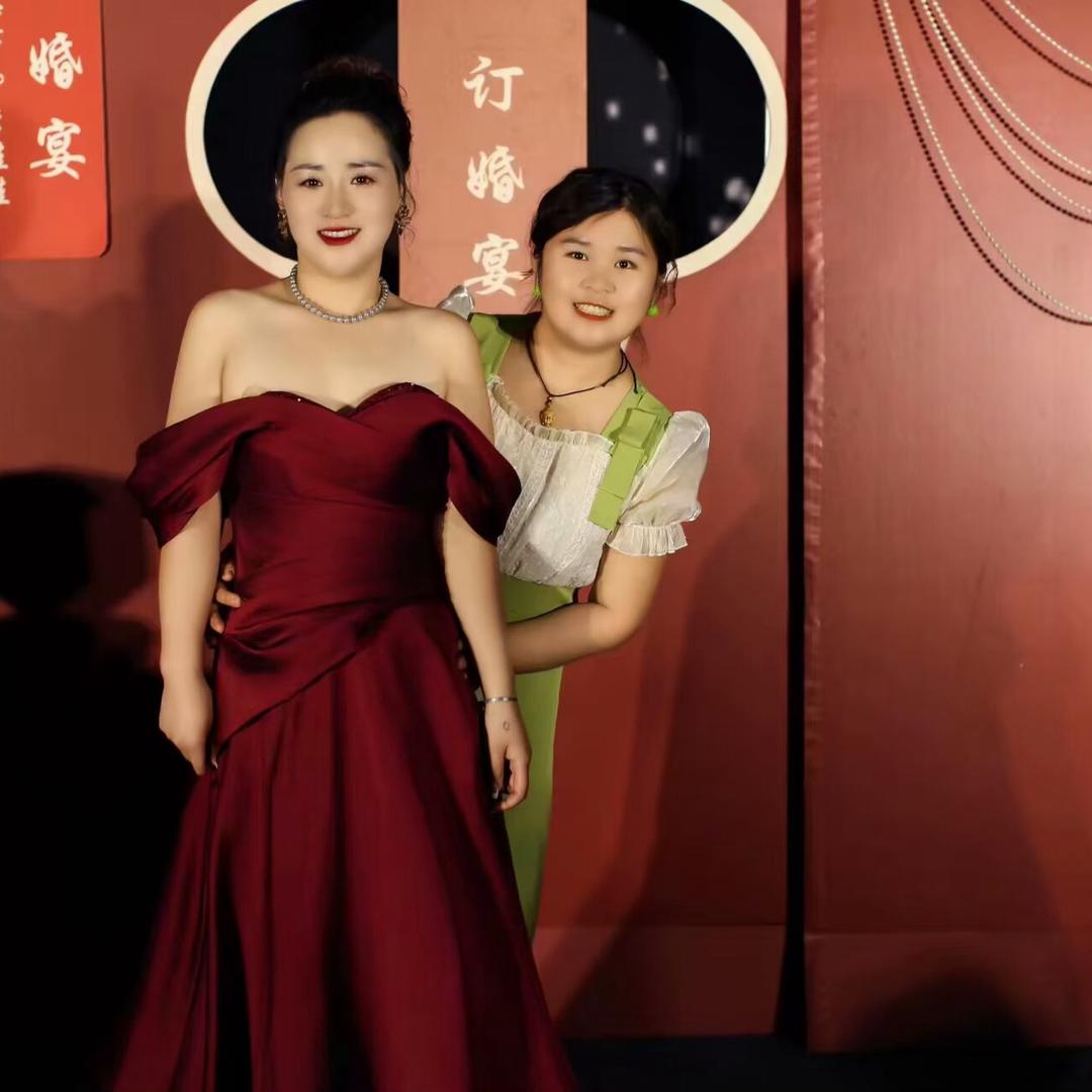 皇家同体姐妹👄霞儿