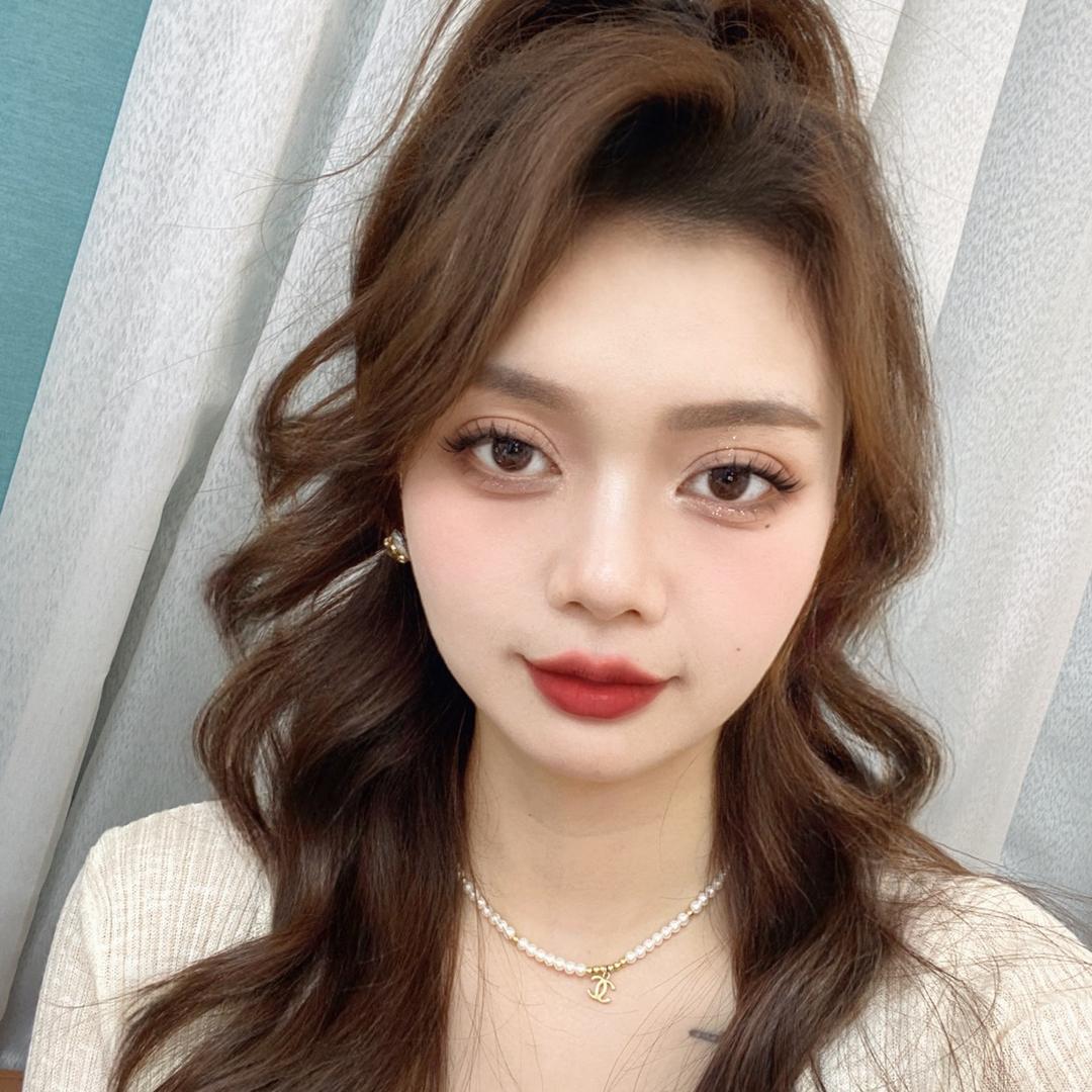 王小美女装定制