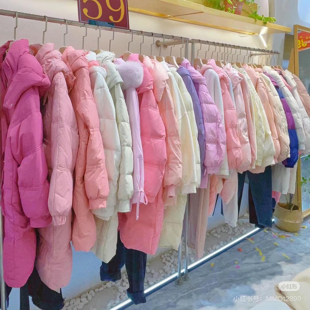 七月品牌撤柜羽绒服
