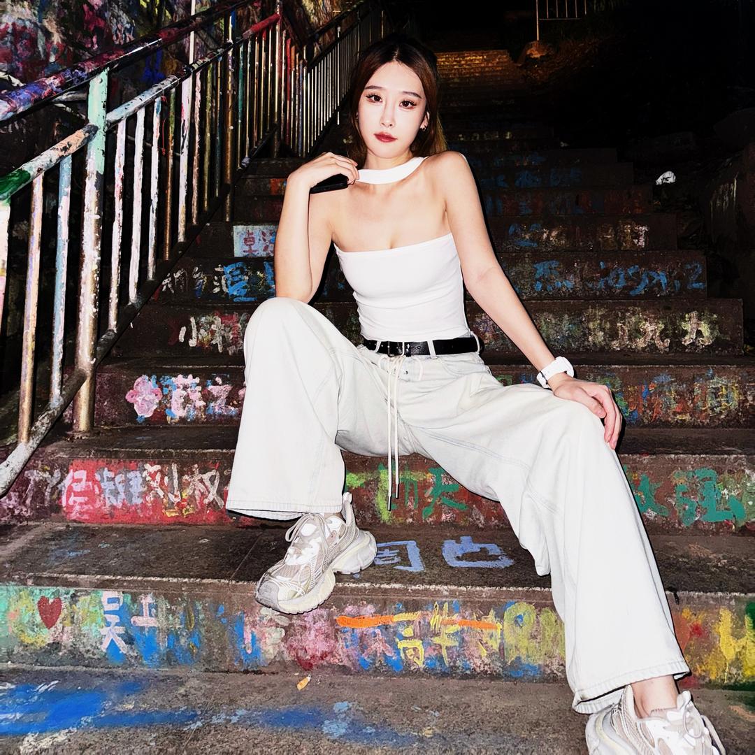 靓女小张