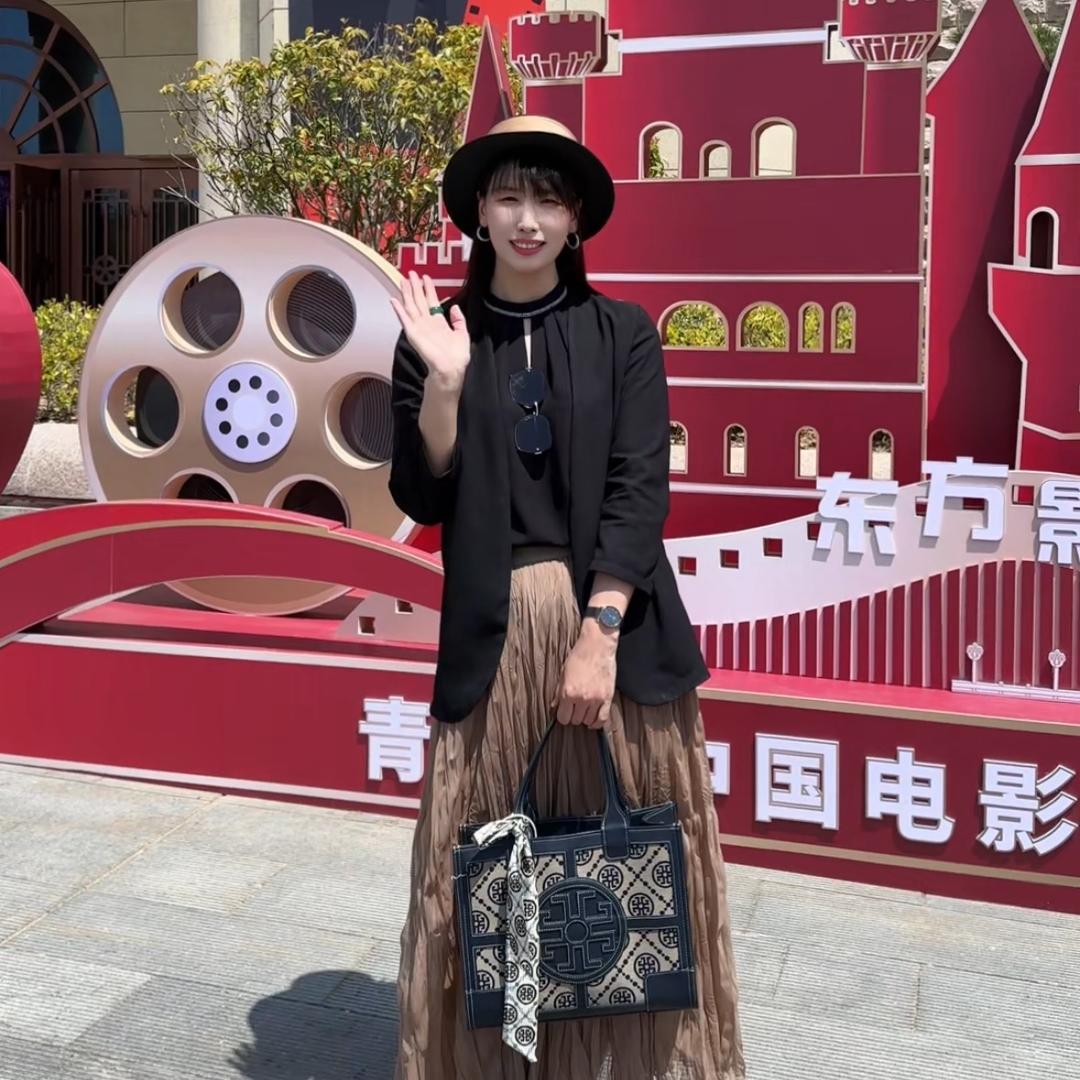企鹅探青岛