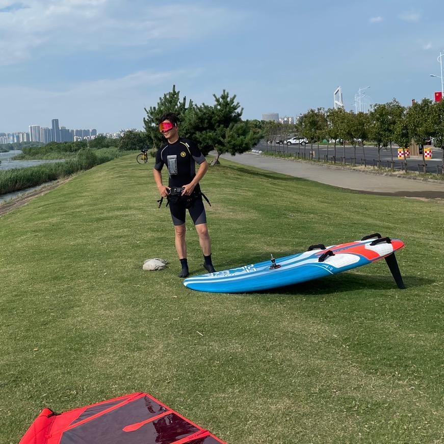 浪花小哥哥🏄🏻‍♂️