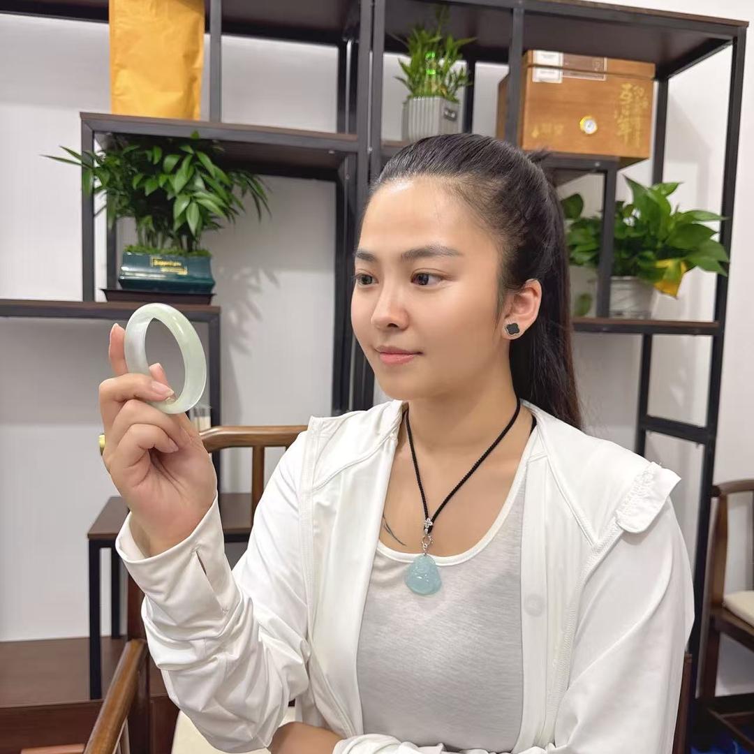 荣毅珠宝