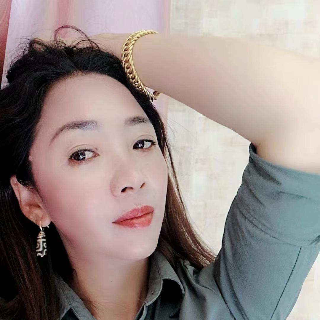 雪山女儿