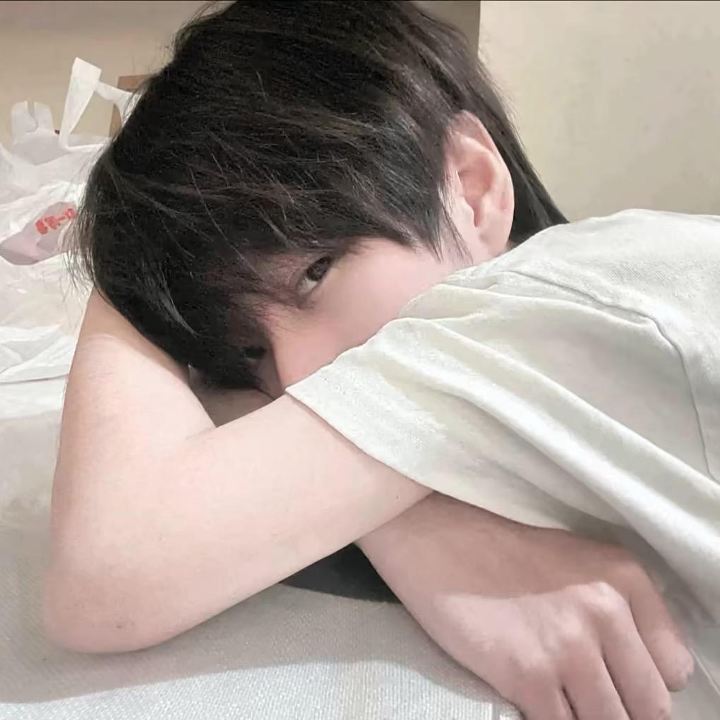 小a.【地铁逃生】