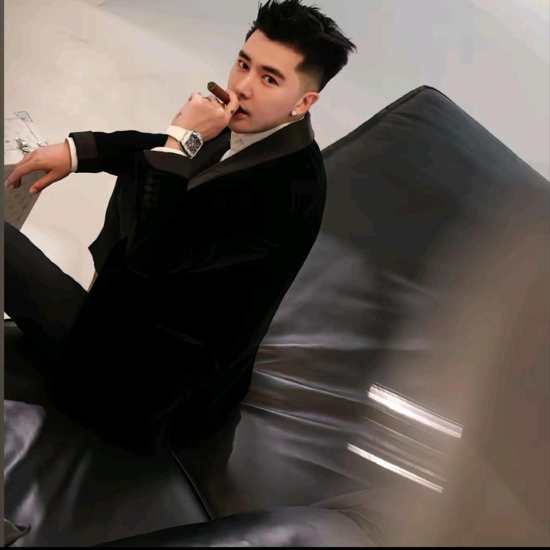 杨圣坤甄选服饰