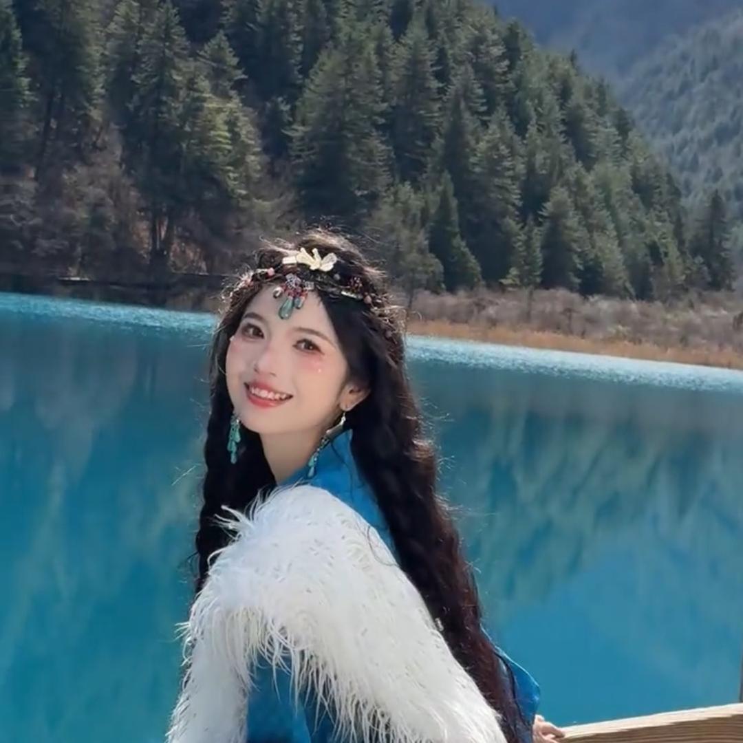 佳佳 （在九寨沟攻略分享）