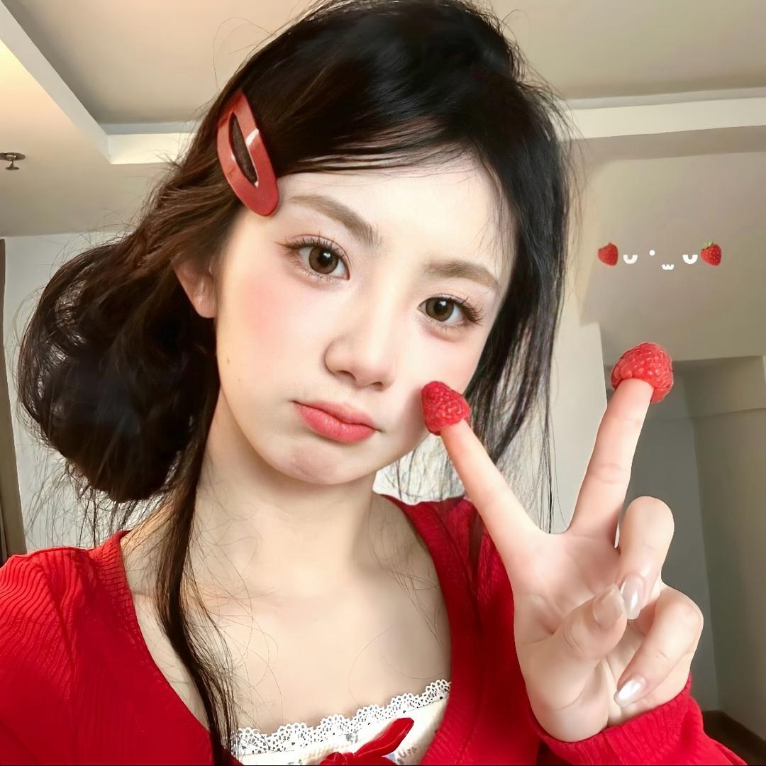 眨眼莓莓o