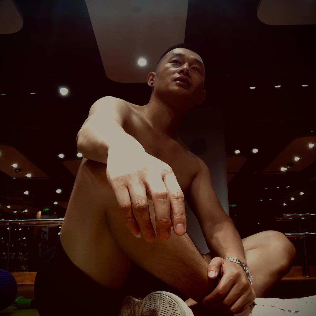 柒   少 Leo