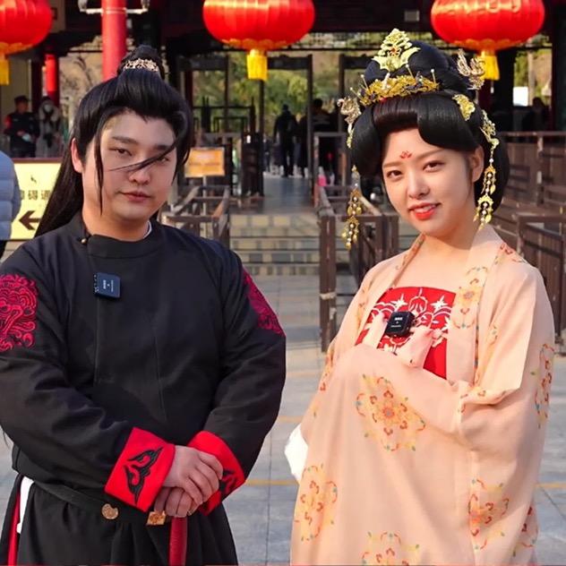 爱吃兄妹逛济南