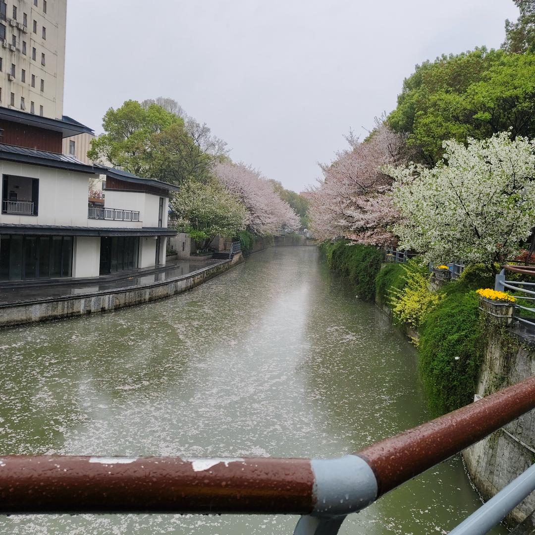 沙漠日落（服饰）