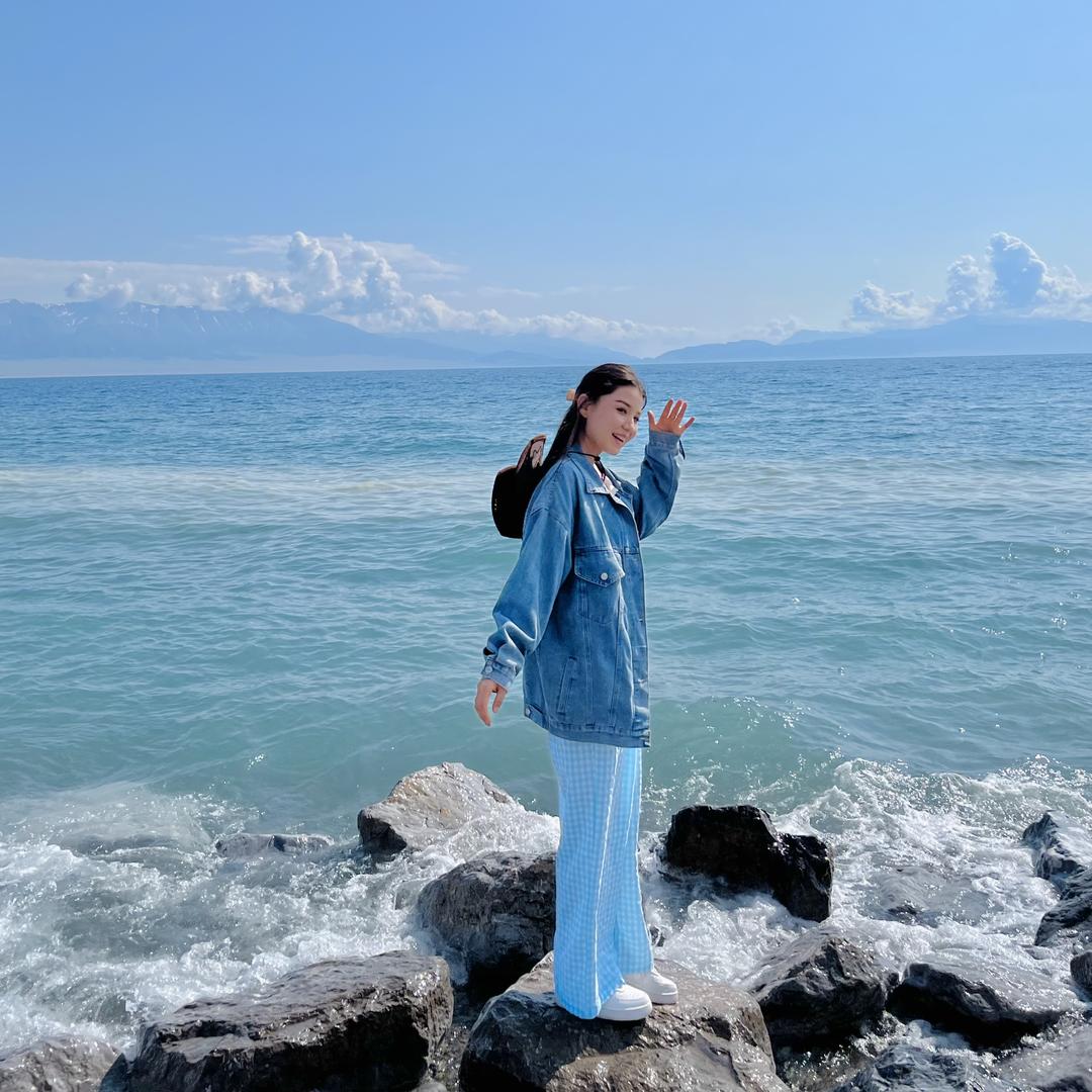 晨花乐享商贸有限公司懂事长