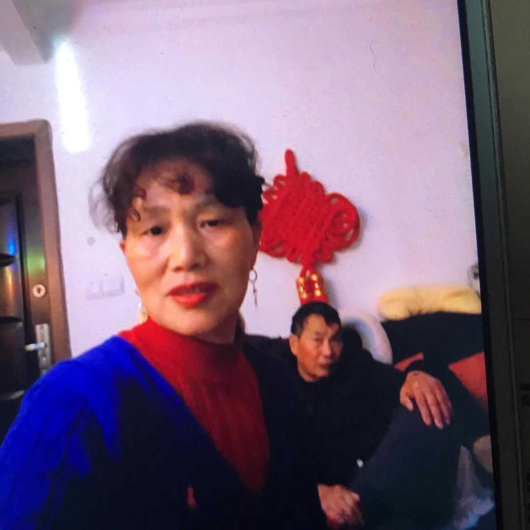 结发夫妻，风雨同舟，不离不弃的桂芳
