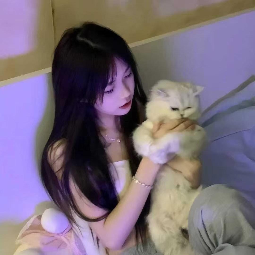 柒月