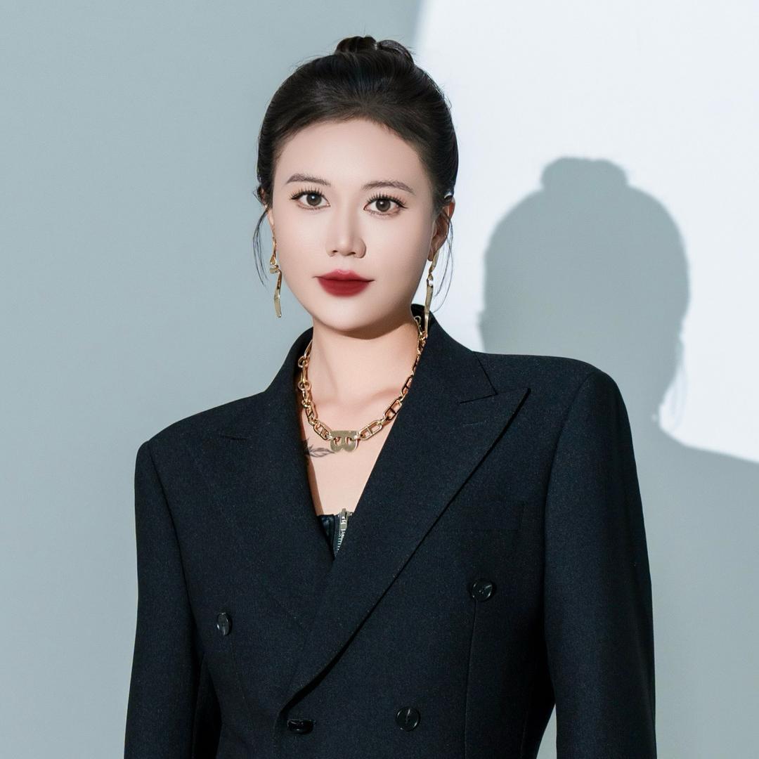 成都宏仕鑫汽车销售经营部（个人独资）