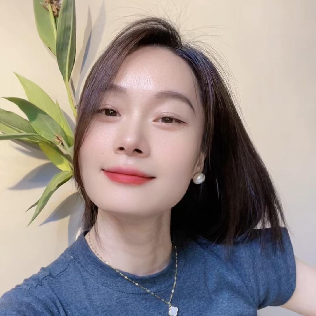 王小姐（简约穿搭）