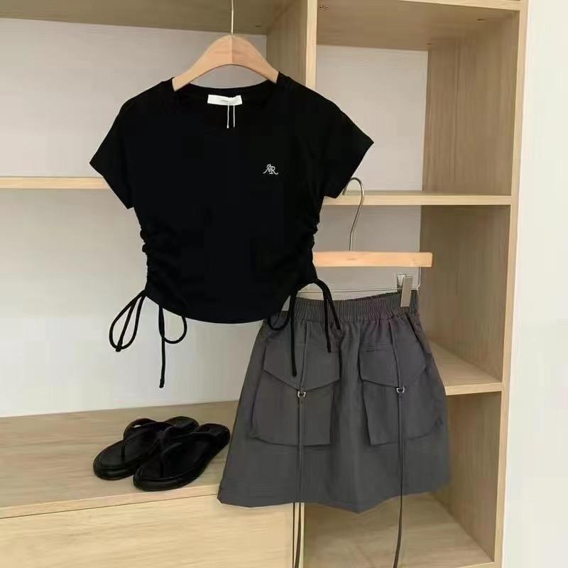 猪眉眉服装店