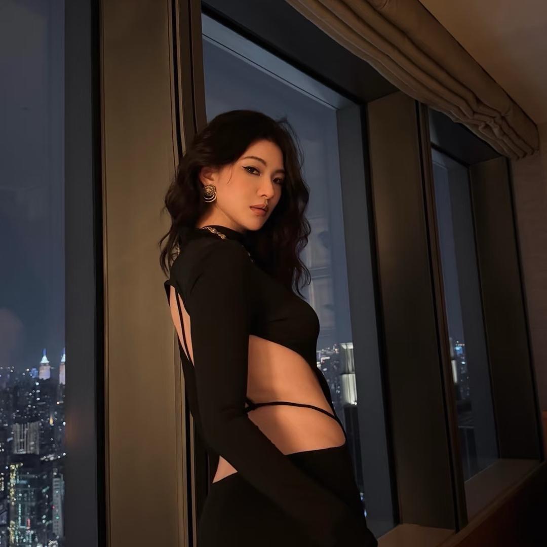 慎独 .