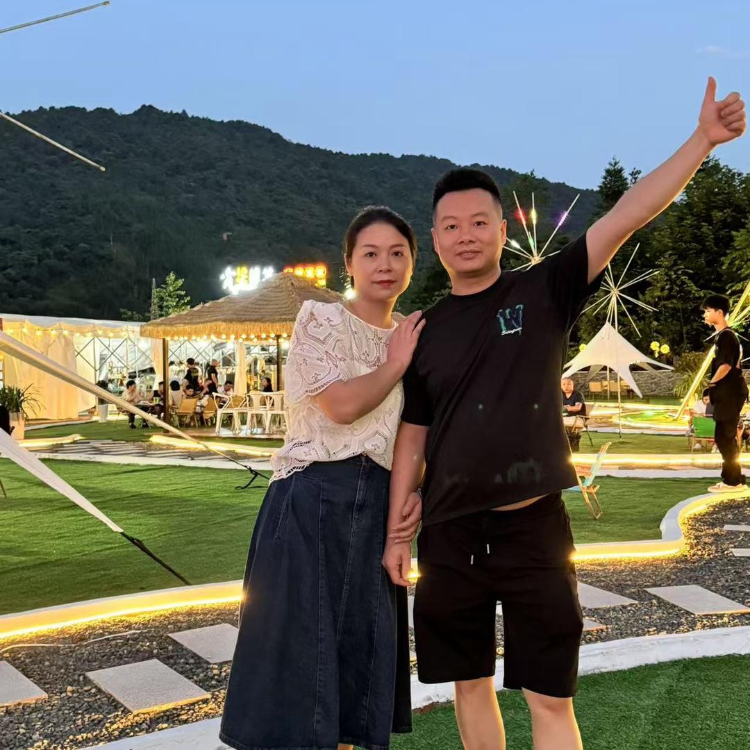 东哥和金玉分享好物