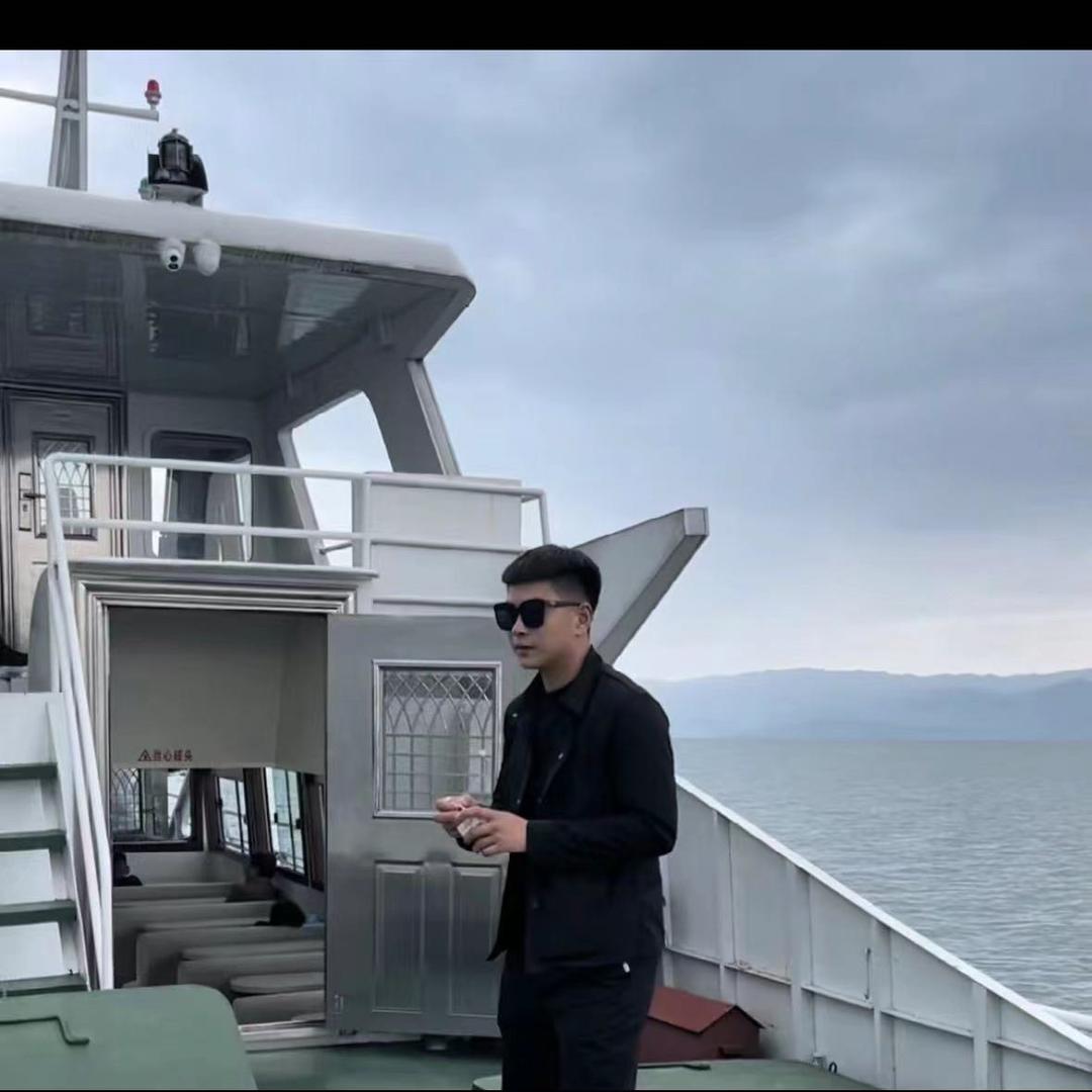 小辉辉 .老鹰
